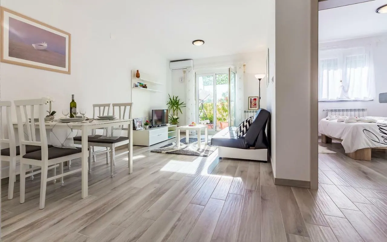 Apartment Mika Pula